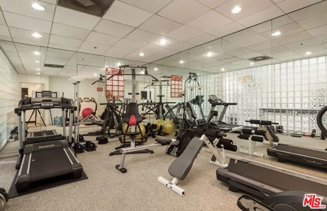 12000 Goshen Avenue 303, Los Angeles, CA 90049