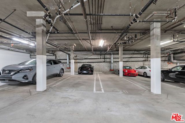 12000 Goshen Avenue 303, Los Angeles, CA 90049