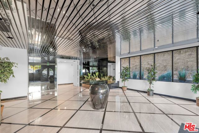 12000 Goshen Avenue 303, Los Angeles, CA 90049