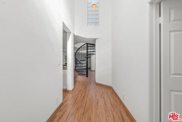 12000 Goshen Avenue 303, Los Angeles, CA 90049