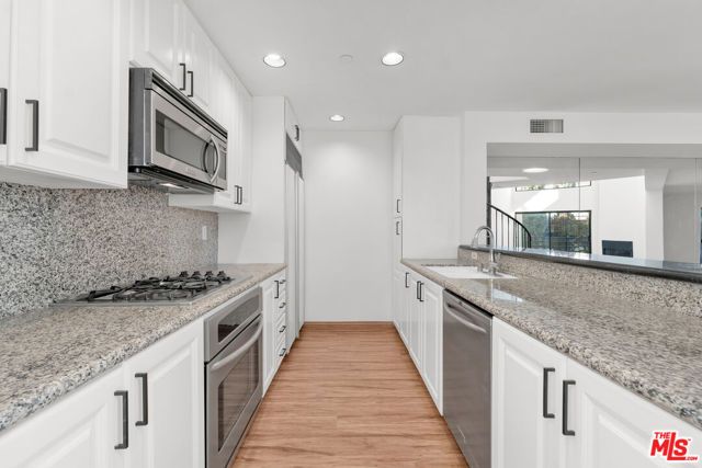 12000 Goshen Avenue 303, Los Angeles, CA 90049