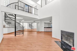 12000 Goshen Avenue 303, Los Angeles, CA 90049