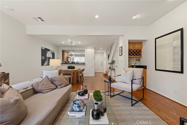 10933 Wellworth Avenue 10, Los Angeles, CA 90024
