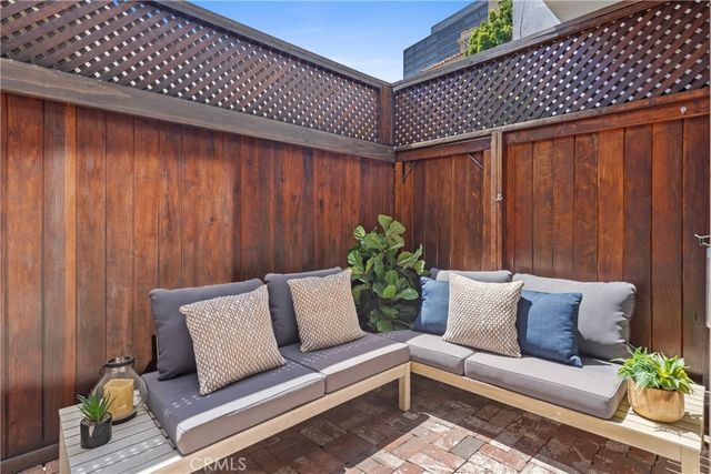 10933 Wellworth Avenue 10, Los Angeles, CA 90024