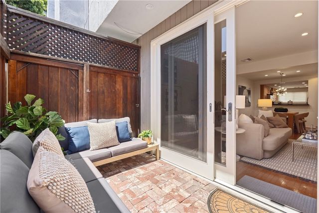 10933 Wellworth Avenue 10, Los Angeles, CA 90024