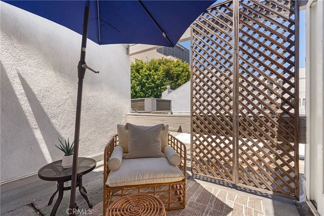 10933 Wellworth Avenue 10, Los Angeles, CA 90024
