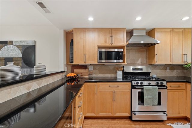 10933 Wellworth Avenue 10, Los Angeles, CA 90024