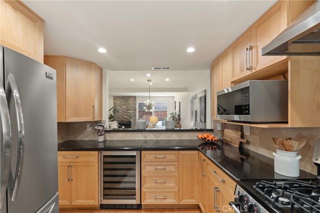 10933 Wellworth Avenue 10, Los Angeles, CA 90024
