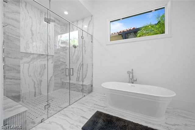 2749 Medallist LN, Naples, FL 34109