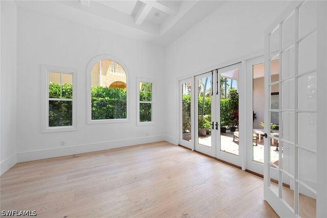 2749 Medallist LN, Naples, FL 34109