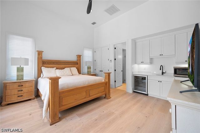 2749 Medallist LN, Naples, FL 34109