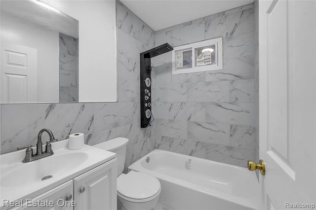 2438 Burnside Street, Detroit, MI 48212