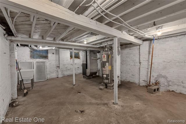 2438 Burnside Street, Detroit, MI 48212