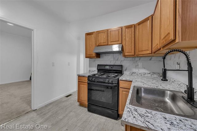 2438 Burnside Street, Detroit, MI 48212