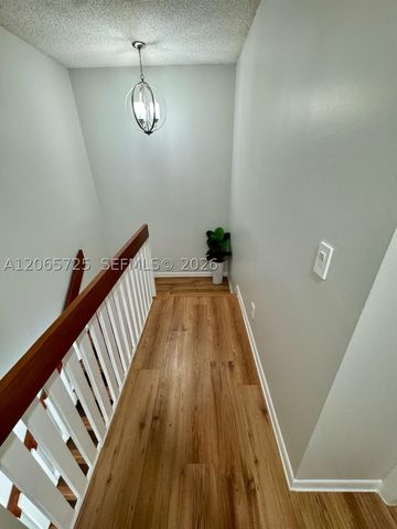 832 NW 81st Way 9, Plantation, FL 33324