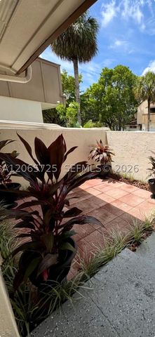 832 NW 81st Way 9, Plantation, FL 33324