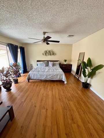 832 NW 81st Way 9, Plantation, FL 33324