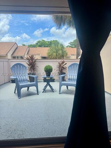 832 NW 81st Way 9, Plantation, FL 33324