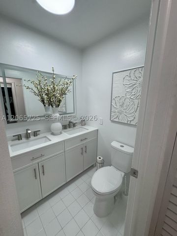 832 NW 81st Way 9, Plantation, FL 33324