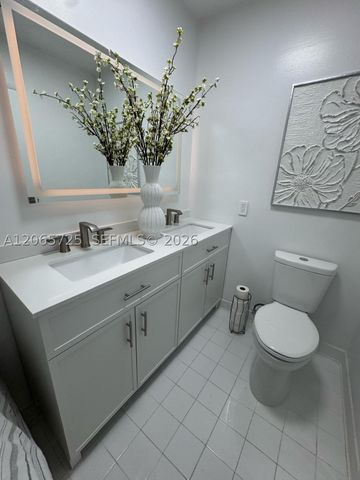 832 NW 81st Way 9, Plantation, FL 33324