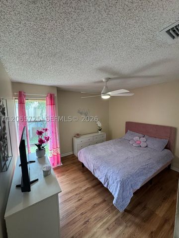 832 NW 81st Way 9, Plantation, FL 33324