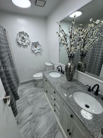 832 NW 81st Way 9, Plantation, FL 33324