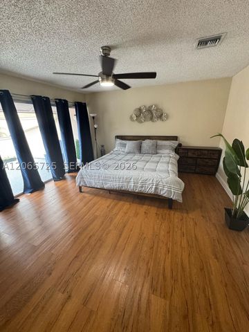 832 NW 81st Way 9, Plantation, FL 33324