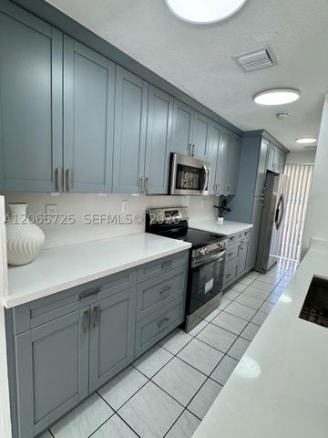 832 NW 81st Way 9, Plantation, FL 33324