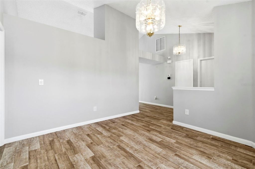 Image 11 of property listing at 1925 REDBRIDGE DRIVE, Brandon, FL 33511