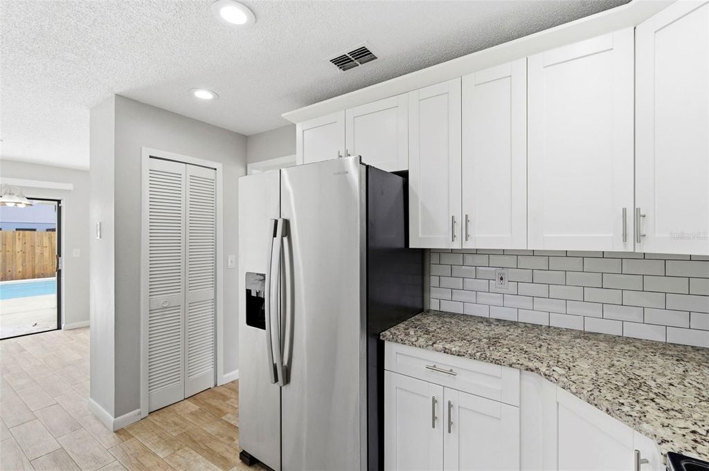 Image 15 of property listing at 1925 REDBRIDGE DRIVE, Brandon, FL 33511