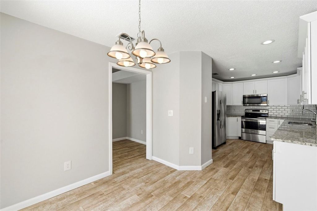 Image 19 of property listing at 1925 REDBRIDGE DRIVE, Brandon, FL 33511