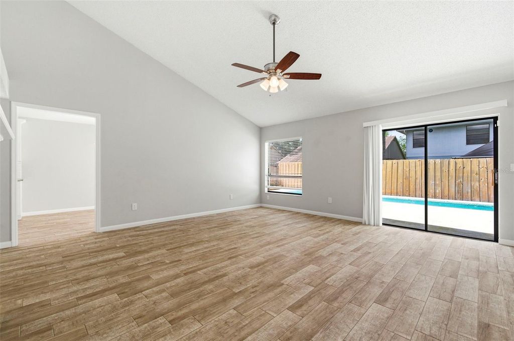 Image 21 of property listing at 1925 REDBRIDGE DRIVE, Brandon, FL 33511