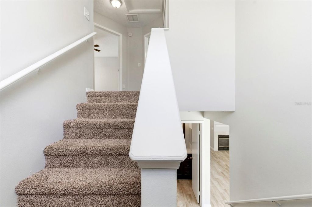 Image 33 of property listing at 1925 REDBRIDGE DRIVE, Brandon, FL 33511