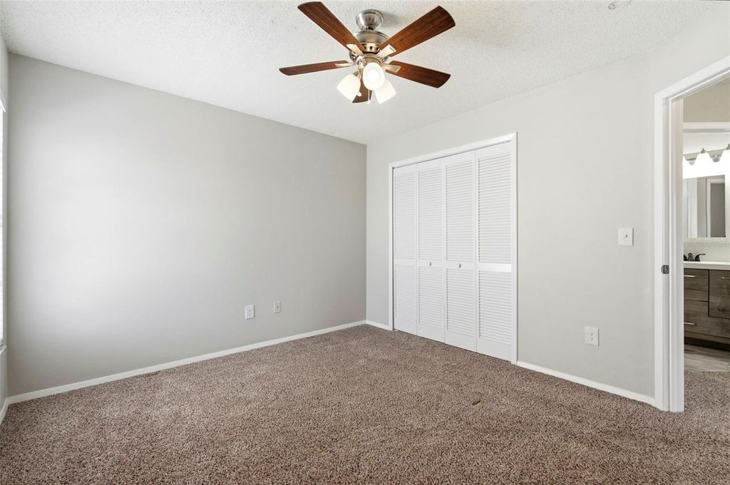 Image 38 of property listing at 1925 REDBRIDGE DRIVE, Brandon, FL 33511