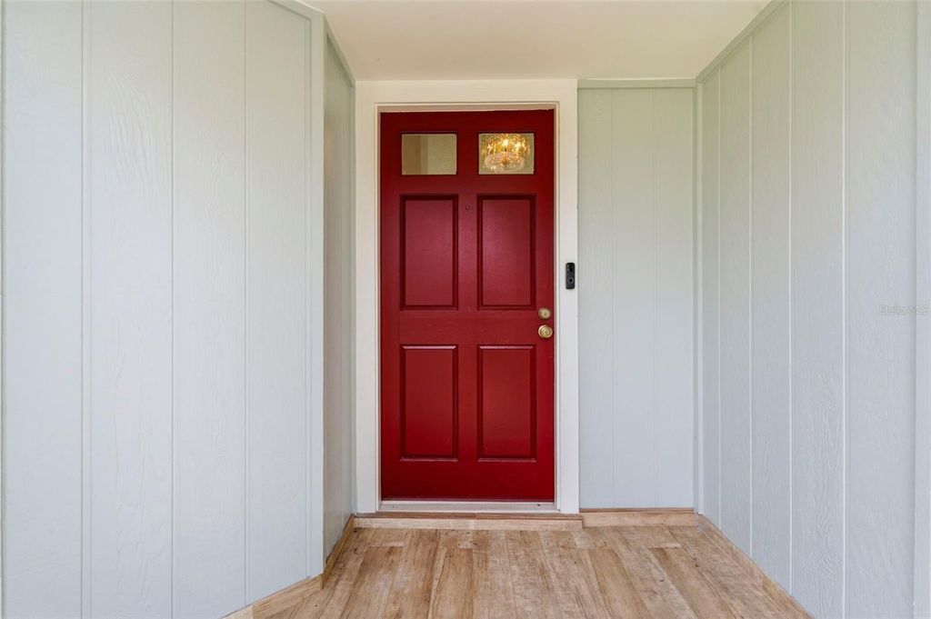 Image 7 of property listing at 1925 REDBRIDGE DRIVE, Brandon, FL 33511