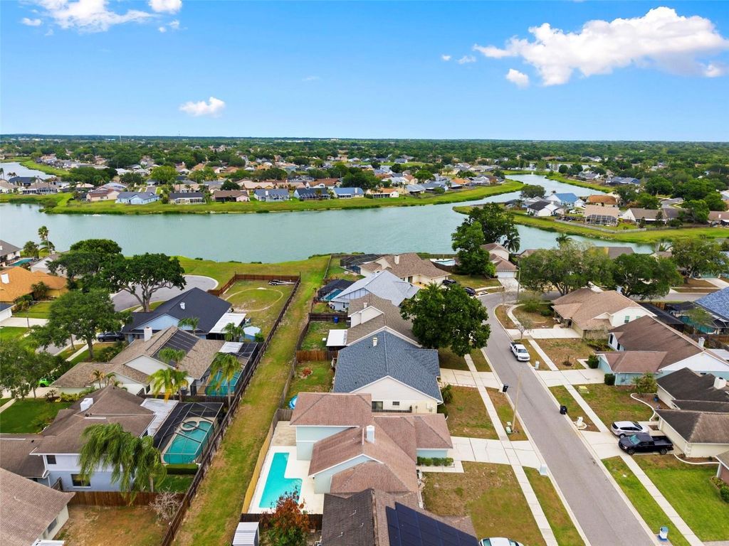 Image 62 of property listing at 1925 REDBRIDGE DRIVE, Brandon, FL 33511