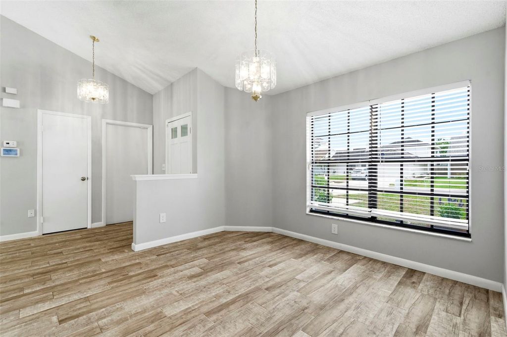 Image 10 of property listing at 1925 REDBRIDGE DRIVE, Brandon, FL 33511