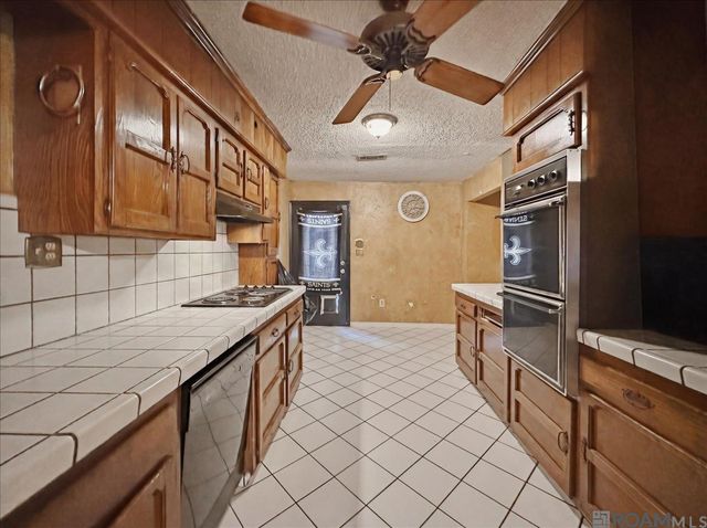 10000 Spur Rd, Denham Springs, LA 70726