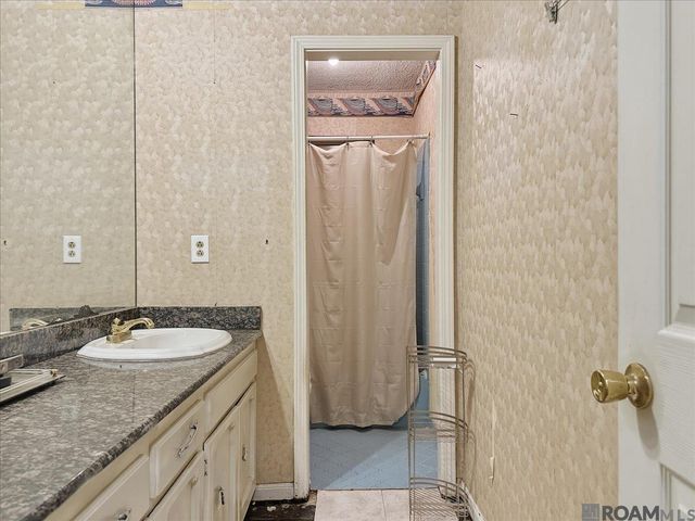 10000 Spur Rd, Denham Springs, LA 70726