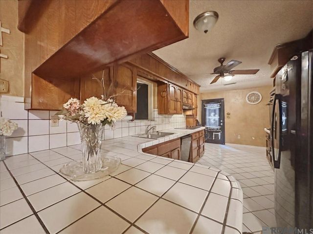 10000 Spur Rd, Denham Springs, LA 70726