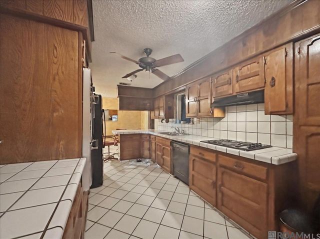 10000 Spur Rd, Denham Springs, LA 70726