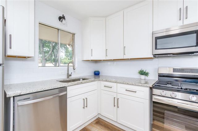 346 Carpenter Drive 20, Atlanta, GA 30328