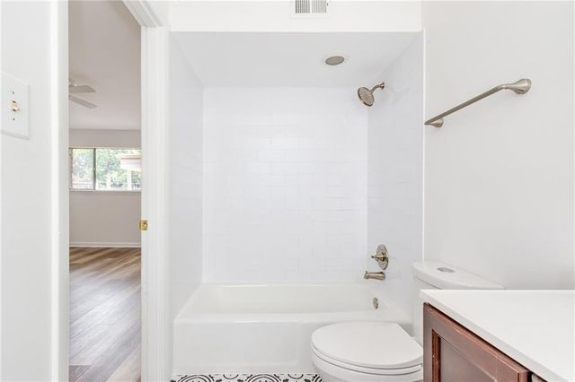 346 Carpenter Drive 20, Atlanta, GA 30328