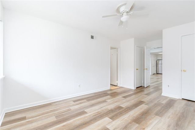 346 Carpenter Drive 20, Atlanta, GA 30328