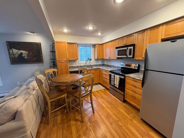 432 South St Apt B2, Bennington, VT 05201