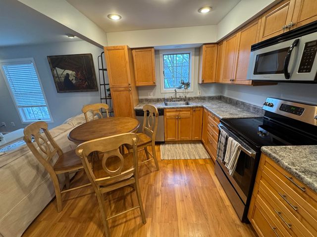 432 South St Apt B2, Bennington, VT 05201