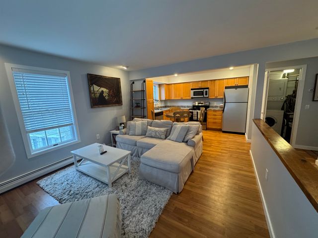 432 South St Apt B2, Bennington, VT 05201