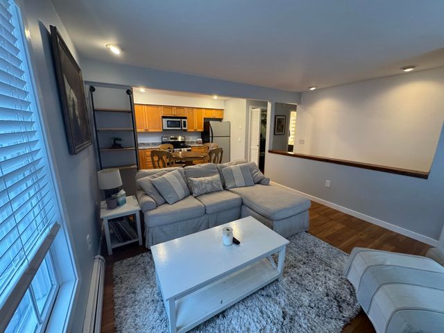 432 South St Apt B2, Bennington, VT 05201