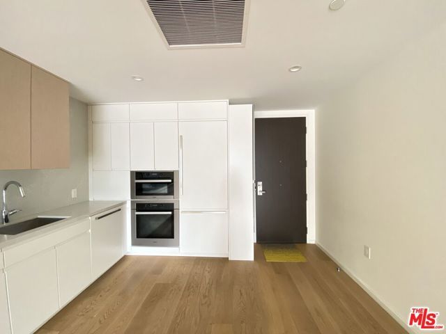 877 Francisco Street 607, Los Angeles, CA 90017