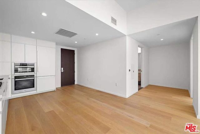 877 Francisco Street 607, Los Angeles, CA 90017